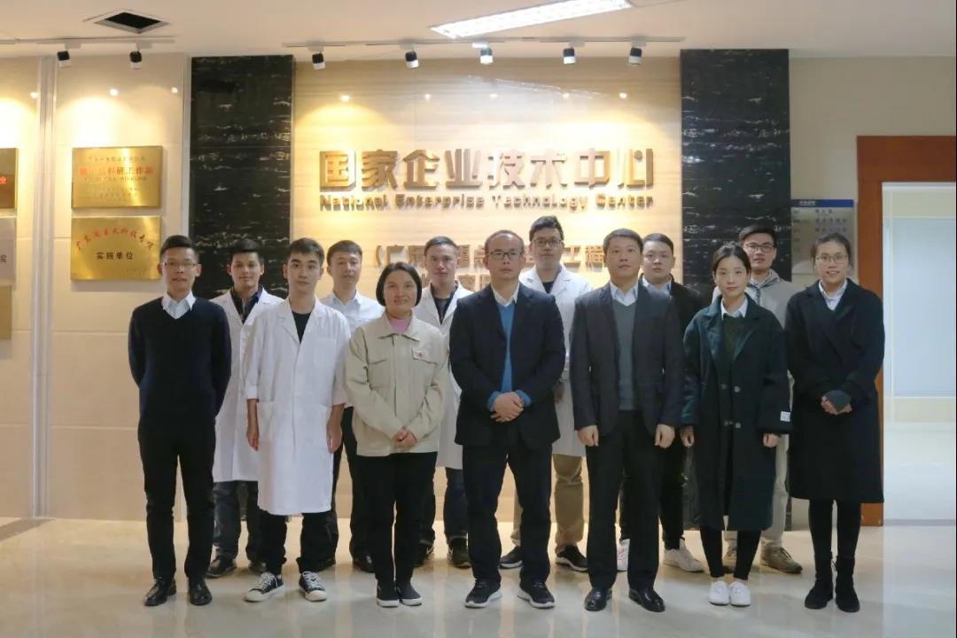 【“五一劳模谈”系列报道之五】硬核劳模助力企业发展加速度——记兴发铝业副总经理兼高级工程师吴锡坤